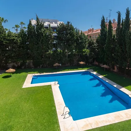 Cabopino Duplex, Swimming Pool, 5min Away, Chill Out Terrace And High-speed Wifi * 马尔韦利亚